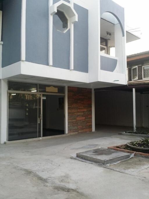 House for Sale in prakanong.