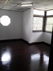 House for Sale in prakanong.