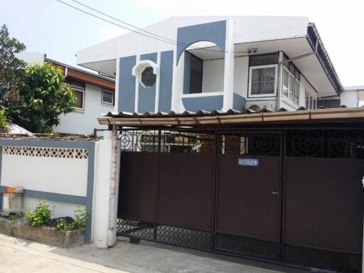 House for Sale in prakanong.