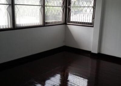 House for Sale in prakanong.