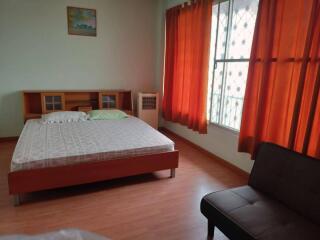 House for Rent in prakanong.