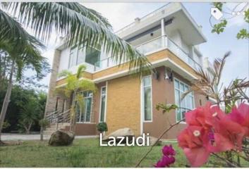 Large 5 Bed 2 Storey Pool Villa near Town