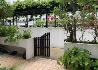 Condo for Rent at Kiarti Thanee City Mansion