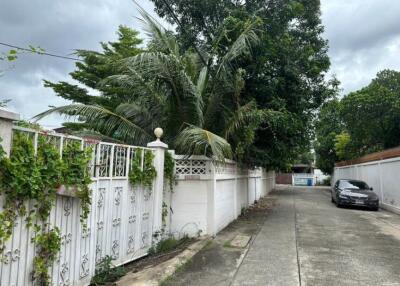 Land for Sale in Soi Pridi Banomyong 15