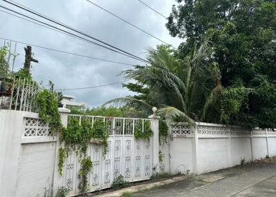 Land for Sale in Soi Pridi Banomyong 15