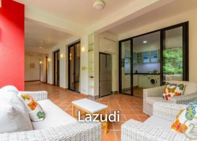 CASADAENG : Beautiful 2 Bed 3rd Floor Corner unit with Pool View near the Beach