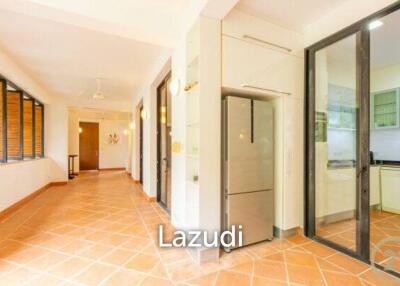 CASADAENG : Beautiful 2 Bed 3rd Floor Corner unit with Pool View near the Beach