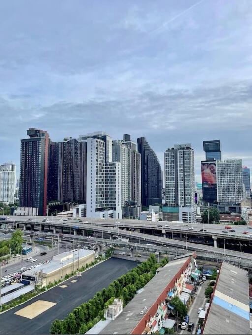 Condo for Sale, Sale w/Tenant at Life Asoke