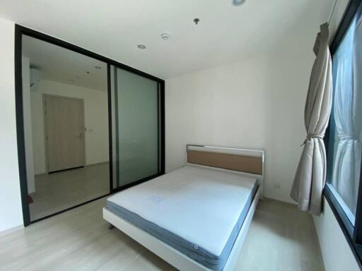 Condo for Sale, Sale w/Tenant at Life Asoke