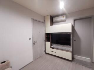 Condo for Rent at Life Sukhumvit 62