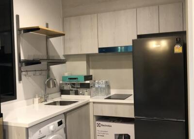 Condo for Rent at Life One Wireless