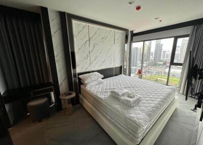 Condo for Sale at Life Asoke Hype