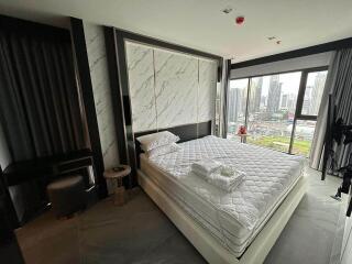 Condo for Sale at Life Asoke Hype