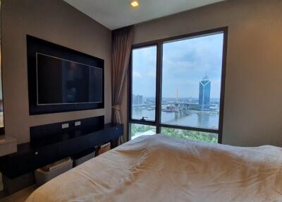 Bedroom with a city view