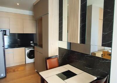 Modern kitchen with dining area