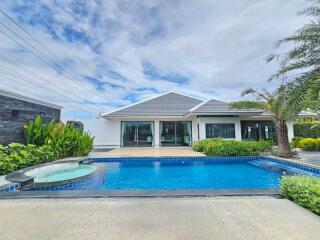 Modern house with swimming pool and jacuzzi