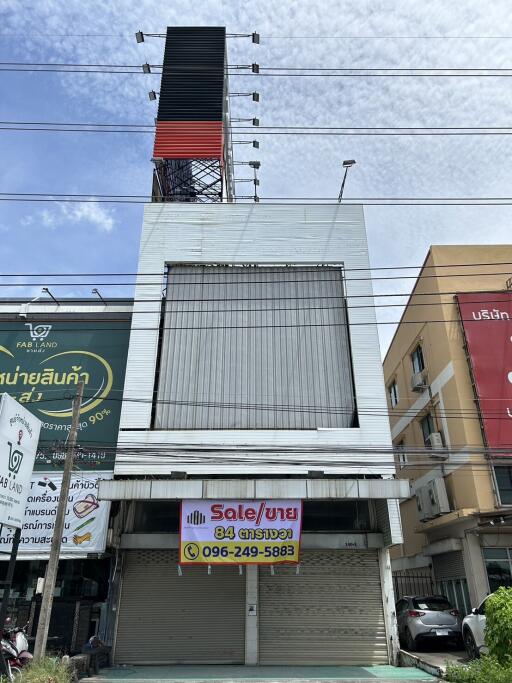 Front view of a commercial building for sale