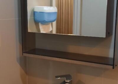 Modern bathroom sink with mirror