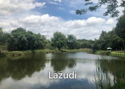 GREENFIELDS : Beautiful Lakefront 1 Rai Plot of Land on fishing lake, ideal for 1 or 2 Homes