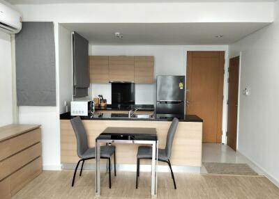 Modern kitchen with dining area