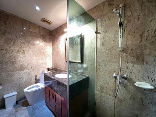 Modern Bathroom with Glass Shower and Vanity