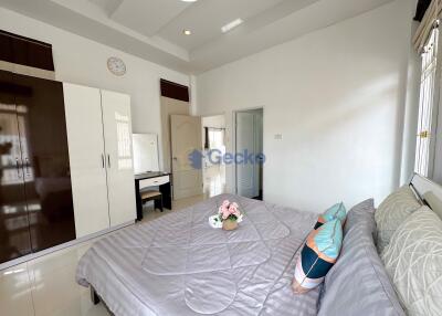 2 Bedrooms House in Chokchai Village 10 East Pattaya H011887