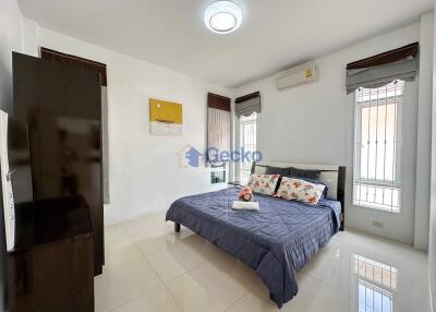 2 Bedrooms House in Chokchai Village 10 East Pattaya H011887