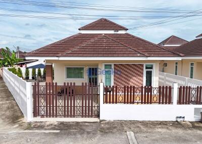 2 Bedrooms House in Chokchai Village 10 East Pattaya H011887