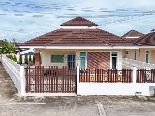 2 Bedrooms House in Chokchai Village 10 East Pattaya H011887