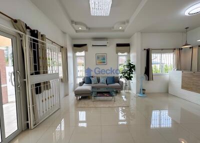 2 Bedrooms House in Chokchai Village 10 East Pattaya H011887