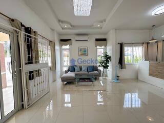 2 Bedrooms House in Chokchai Village 10 East Pattaya H011887