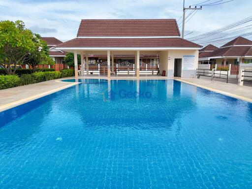 2 Bedrooms House in Chokchai Village 10 East Pattaya H011887