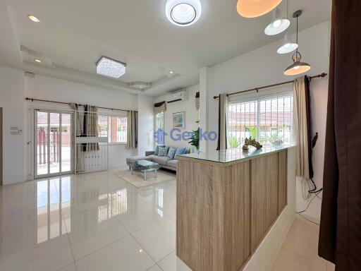 2 Bedrooms House in Chokchai Village 10 East Pattaya H011887