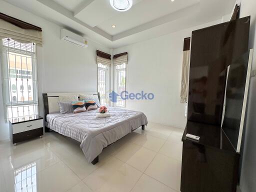 2 Bedrooms House in Chokchai Village 10 East Pattaya H011887