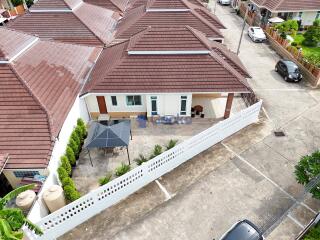 2 Bedrooms House in Chokchai Village 10 East Pattaya H011887