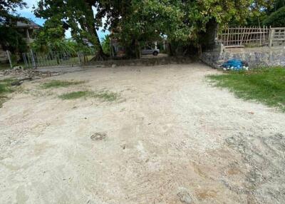 400sqm Beachfront Land for Sale in Hua Thanon