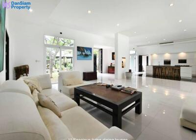 Lakefront Bali-style Villa on Large Plot at Om Domus Villas