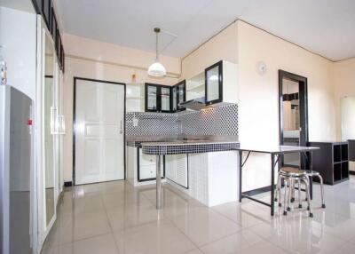 Studio room to rent : Chiang Mai Riverside Condo