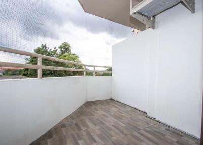 Studio room to rent : Chiang Mai Riverside Condo