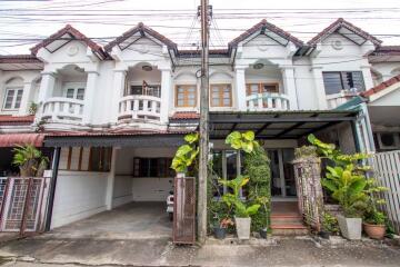 Four Bedroom Townhouse San Phi Suea