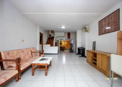 Four Bedroom Townhouse San Phi Suea