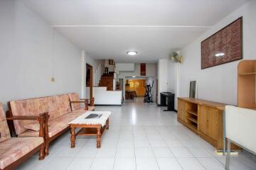 Four Bedroom Townhouse San Phi Suea