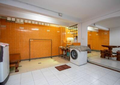 Four Bedroom Townhouse San Phi Suea