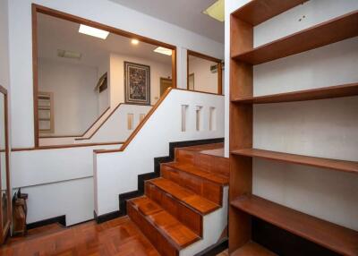 Four Bedroom Townhouse San Phi Suea