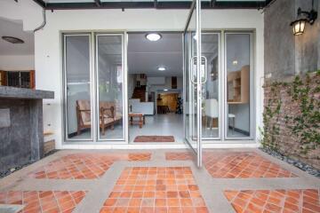 Four Bedroom Townhouse San Phi Suea