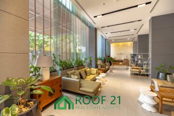 The condo for sale : high-rise condo in a prime location perfect for living or investment. /S-0891