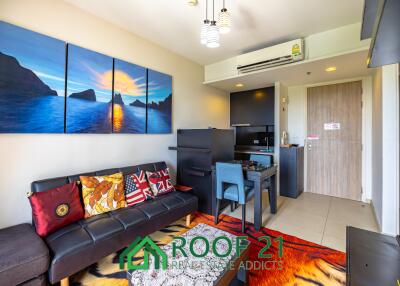 The condo for sale : high-rise condo in a prime location perfect for living or investment.