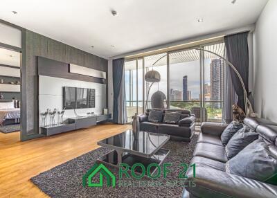 Luxury 2-Bedroom Condo with Panoramic Sea Views at Wong Amart Beach / S-0885K