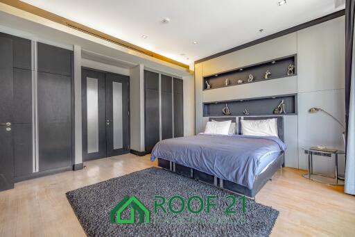 Luxury 2-Bedroom Condo with Panoramic Sea Views at Wong Amart Beach / S-0885K