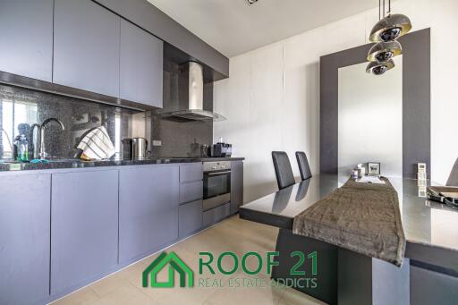 Luxury 2-Bedroom Condo with Panoramic Sea Views at Wong Amart Beach / S-0885K